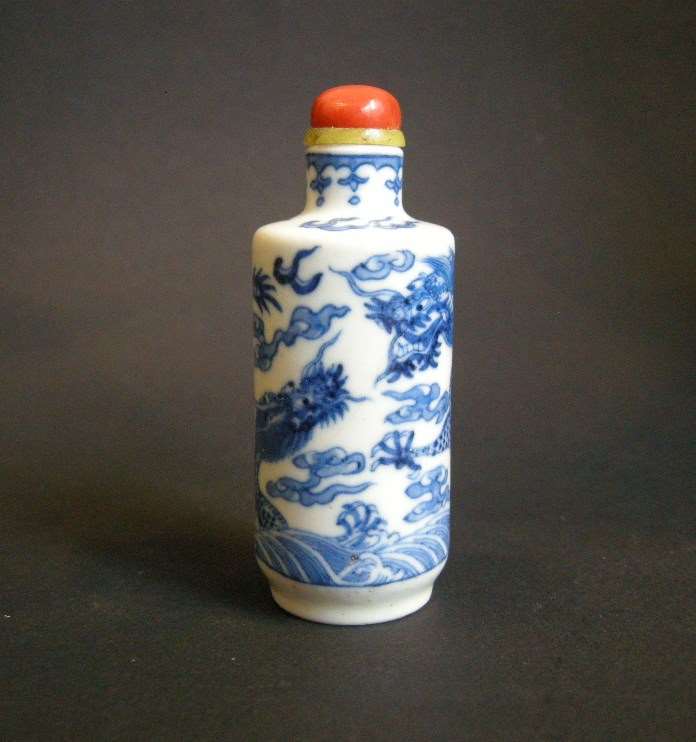 Snuff bottle porcelain "soft past" blue and white painted with dragons
